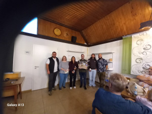 Ortsvorsteher Christian Bost, Jugendleiterin Vera Lambert, zweite Carmen Wölflinger, erster Tobias Petry, dritter Sven Jung und 1. Vorsitzender Michael Scheid